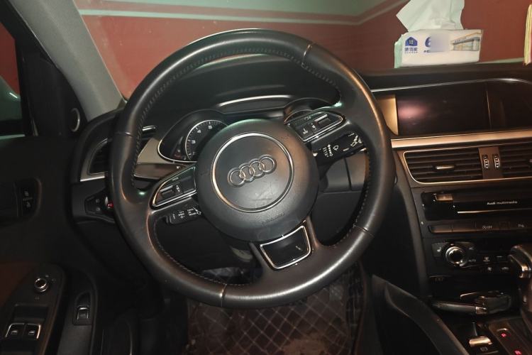 Used Audi A4 2014 40 TFSI allroad quattro Steering Wheel