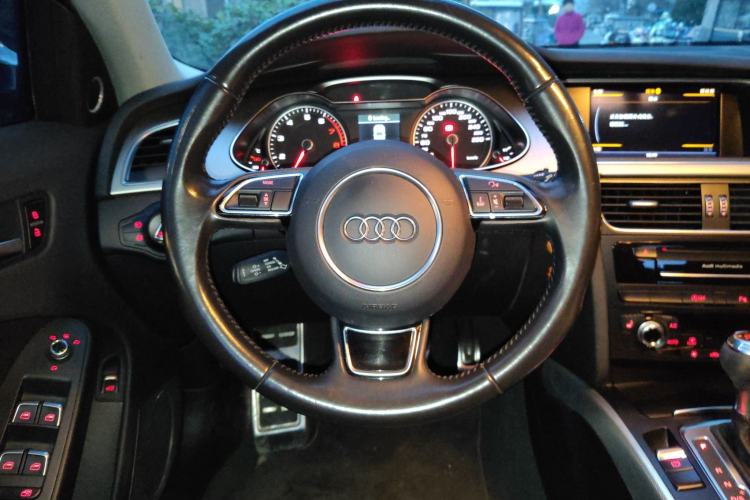 Used Audi A4 2014 40 TFSI allroad quattro plus version Steering Wheel