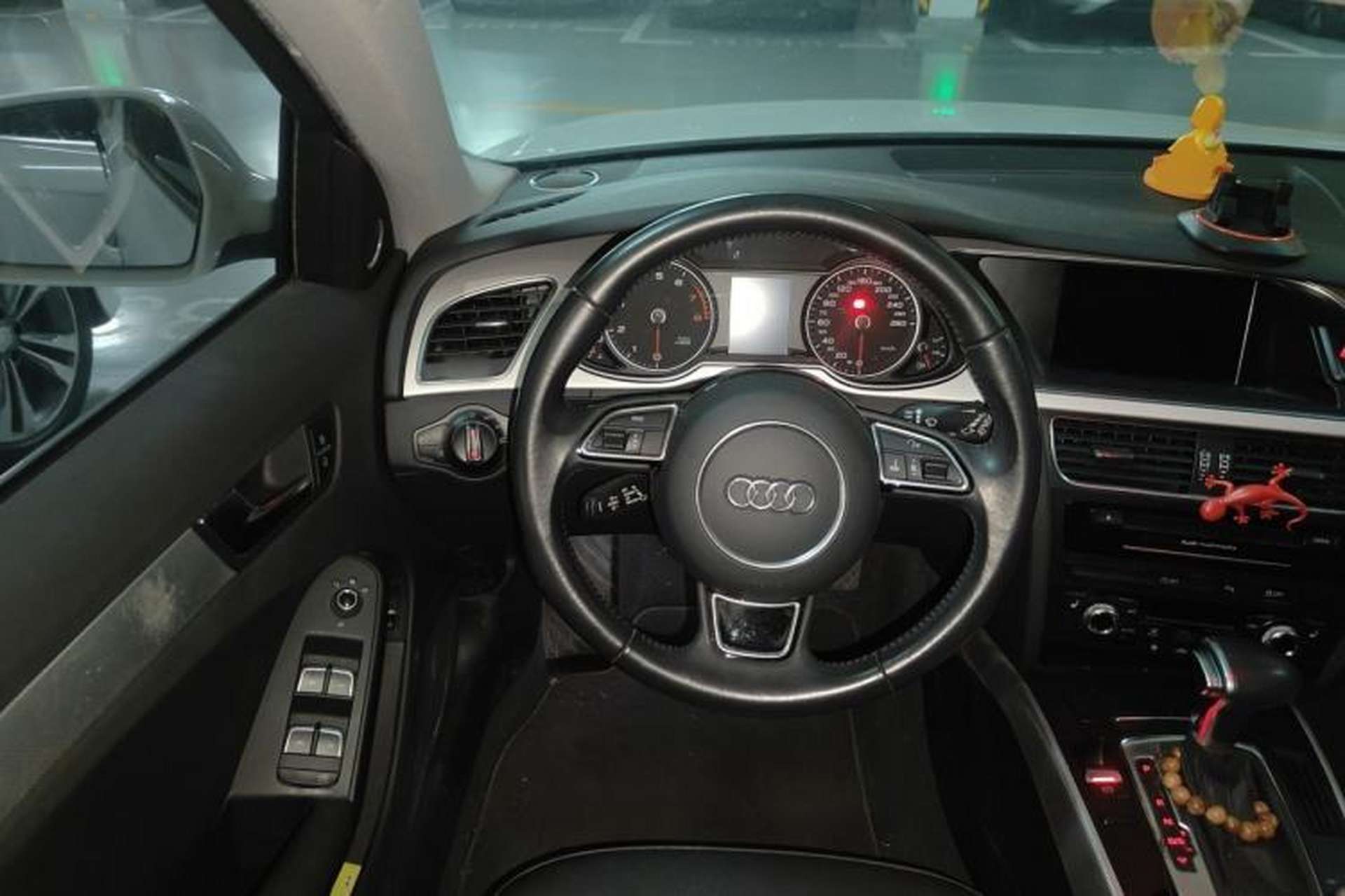 Used Audi A4 2014 40 TFSI allroad quattro plus version Steering Wheel