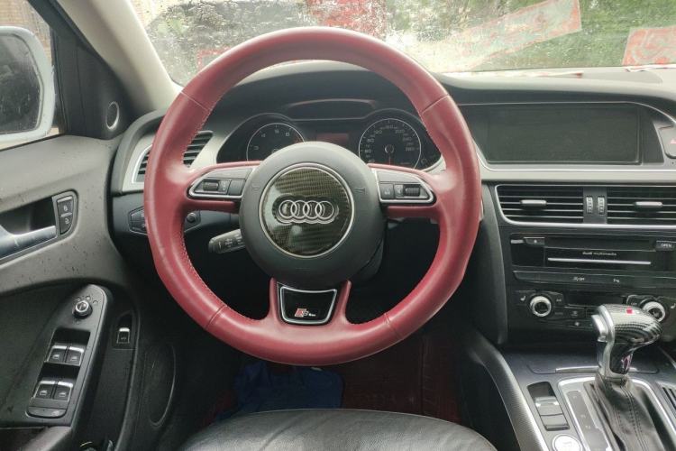 Used Audi A4 2014 40 TFSI allroad quattro plus version Steering Wheel