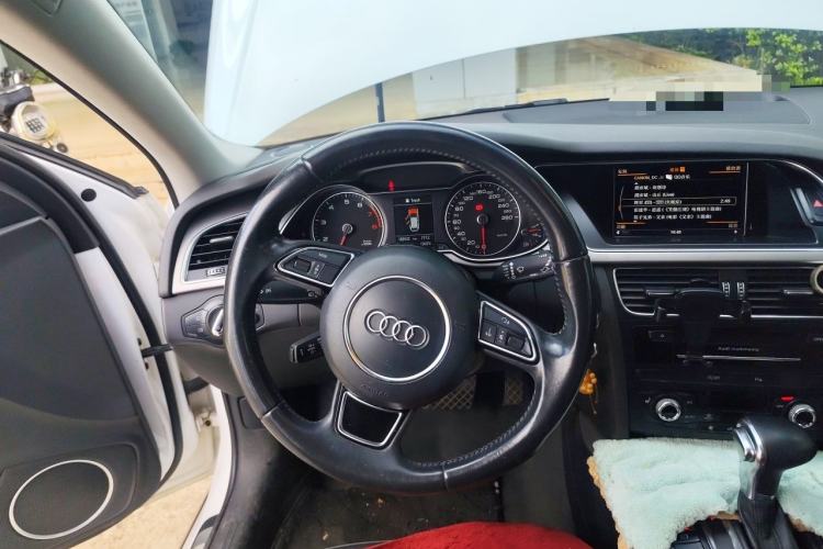 Used Audi A4 2014 40 TFSI allroad quattro plus version Steering Wheel