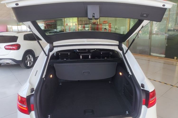 Used Audi A4 2014 40 TFSI allroad quattro plus version Trunk