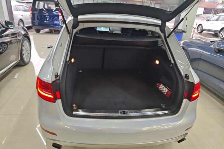 Used Audi A4 2014 40 TFSI allroad quattro plus version Trunk