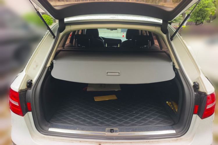 Used Audi A4 2014 40 TFSI allroad quattro plus version Trunk