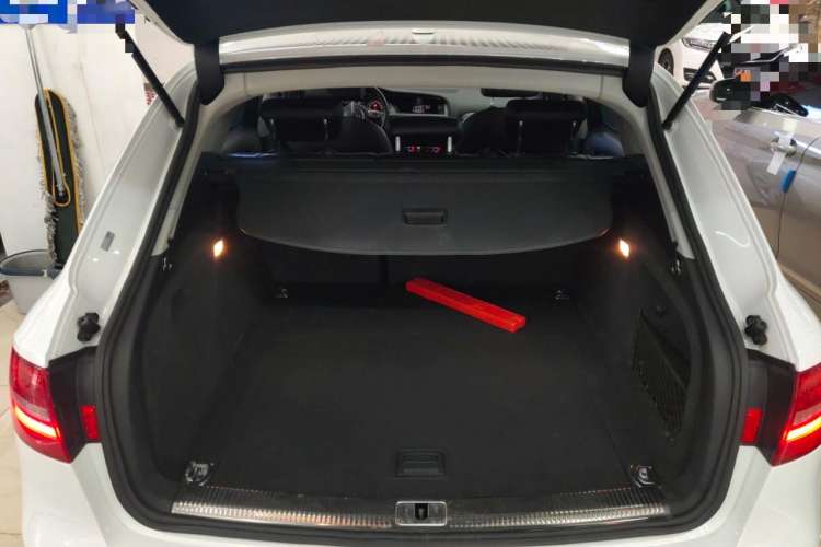 Used Audi A4 2014 40 TFSI allroad quattro plus version Trunk