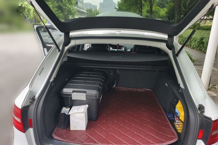 Used Audi A4 2014 40 TFSI allroad quattro plus version Trunk