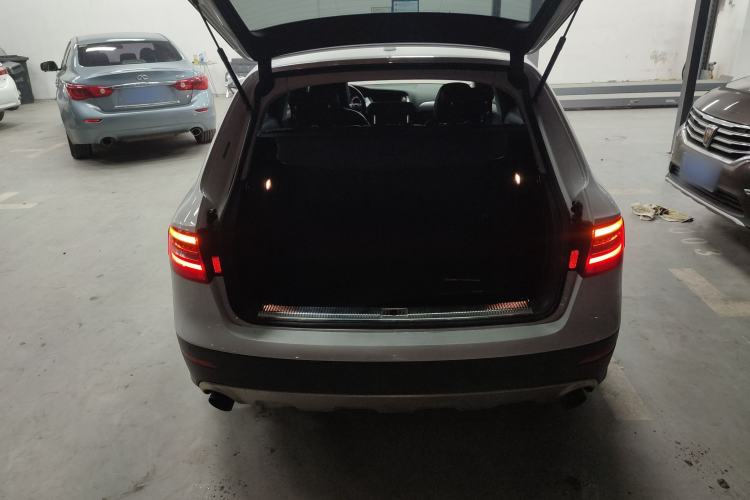 Used Audi A4 2014 40 TFSI allroad quattro plus version Trunk
