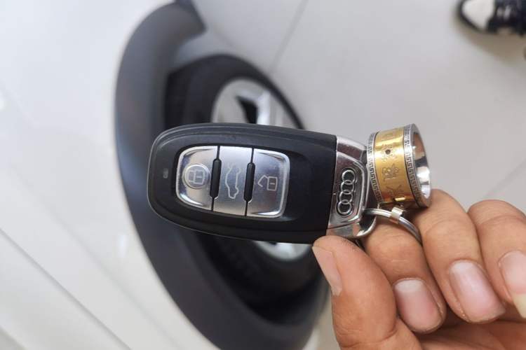 Used Audi A4 2014 40 TFSI allroad quattro plus version Vehicle Key