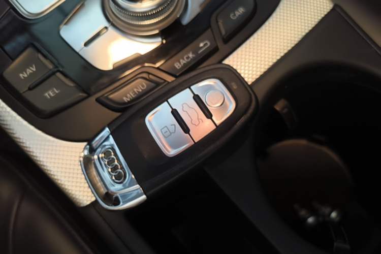 Used Audi A4 2014 40 TFSI allroad quattro plus version Vehicle Key