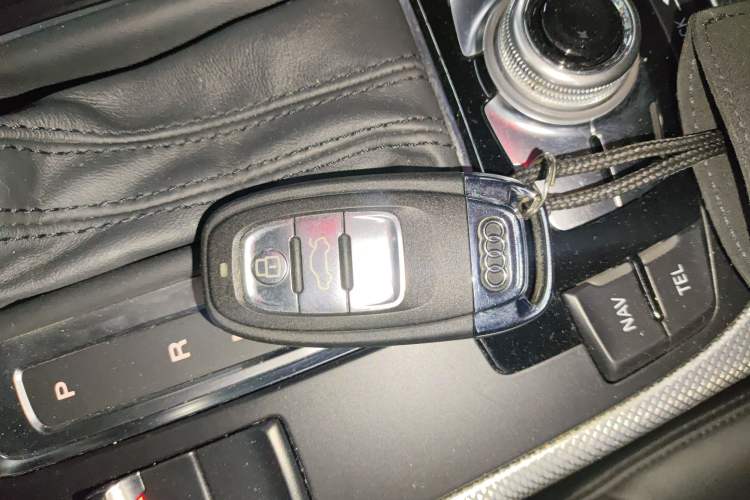 Used Audi A4 2014 40 TFSI allroad quattro plus version Vehicle Key