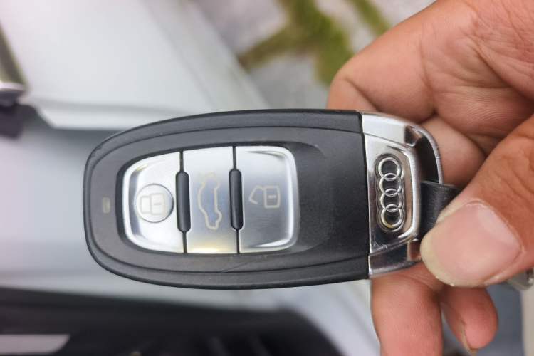 Used Audi A4 2014 40 TFSI allroad quattro plus version Vehicle Key