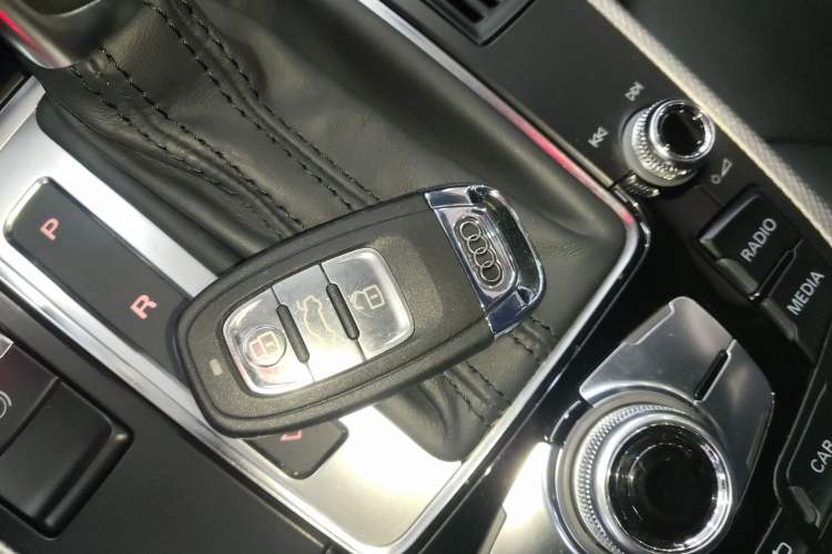 Used Audi A4 2014 40 TFSI allroad quattro plus version Vehicle Key