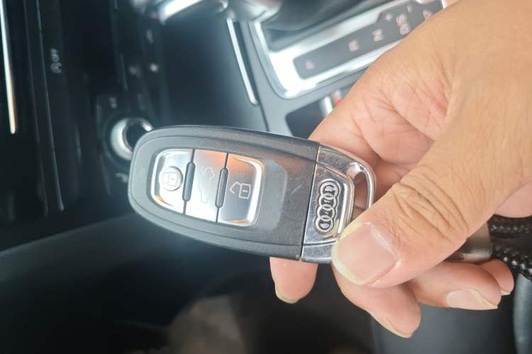 Used Audi A4 2014 40 TFSI allroad quattro plus version Vehicle Key