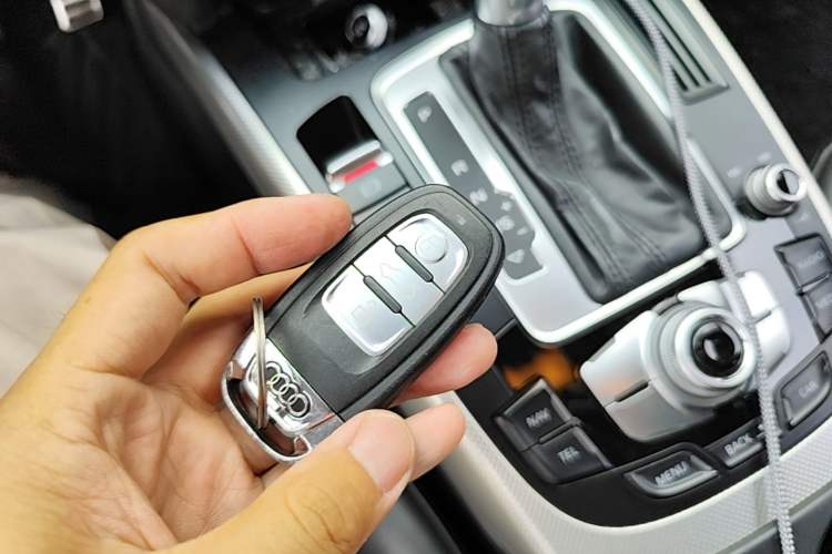 Used Audi A4 2014 40 TFSI allroad quattro plus version Vehicle Key