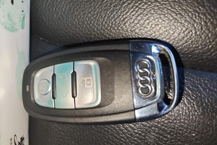 Used Audi A4 2014 40 TFSI allroad quattro plus version Vehicle Key