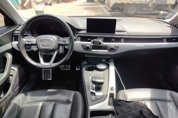 Used Audi A4 2017 45 TFSI allroad quattro Fashion Edition Center Console