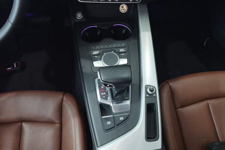 Used Audi A4 2017 45 TFSI allroad quattro Sport model Gear Lever