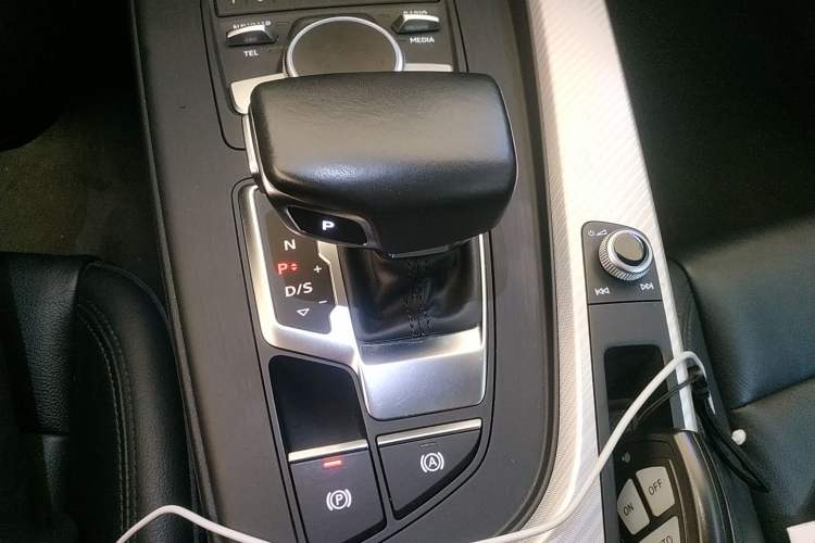 Used Audi A4 2017 45 TFSI allroad quattro Sport model Gear Lever