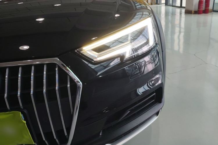 Used Audi A4 2017 45 TFSI allroad quattro Sport model Left Front Headlight