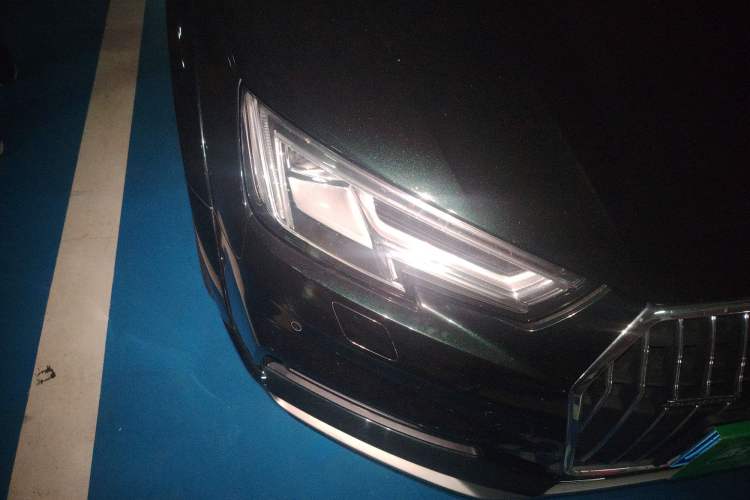 Used Audi A4 2017 45 TFSI allroad quattro Fashion Edition Right Front Headlight