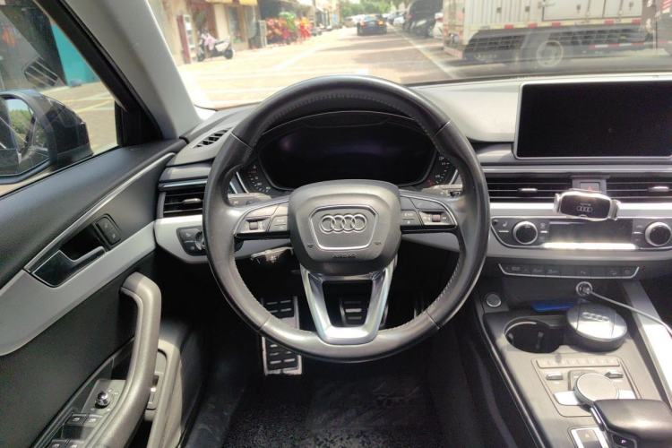 Used Audi A4 2017 45 TFSI allroad quattro Fashion Edition Steering Wheel