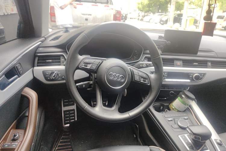 Used Audi A4 2017 45 TFSI allroad quattro Fashion Edition Steering Wheel