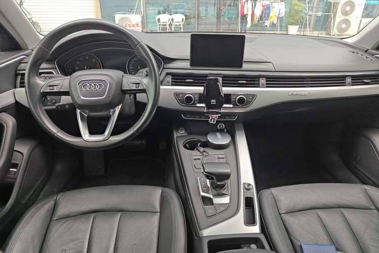 Used Audi A4 2017 45 TFSI allroad quattro Fashion Edition Center Console