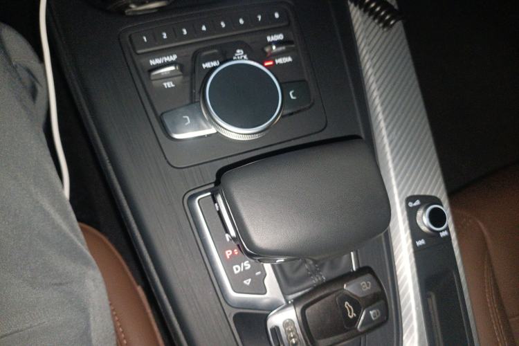 Used Audi A4 2017 45 TFSI allroad quattro Sport model Gear Lever