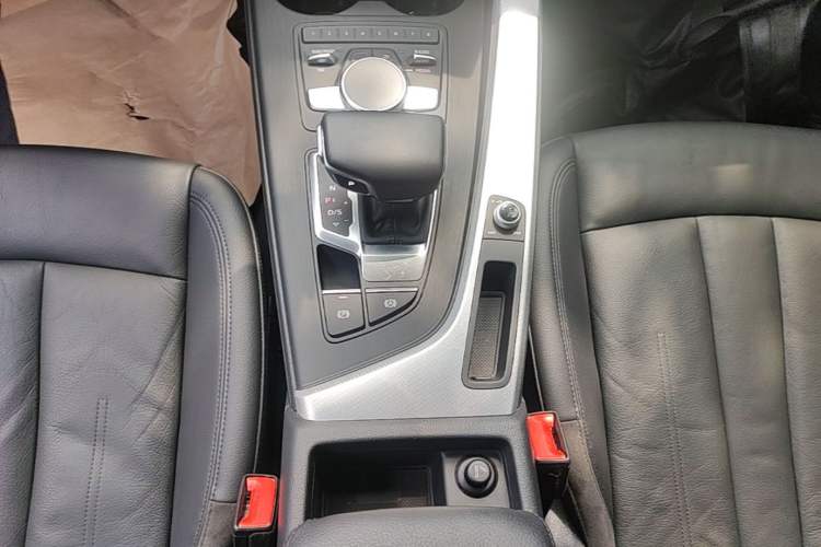 Used Audi A4 2017 45 TFSI allroad quattro Fashion Edition Gear Lever