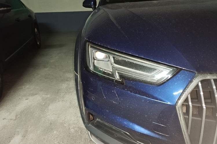 Used Audi A4 2017 45 TFSI allroad quattro Fashion Edition Right Front Headlight