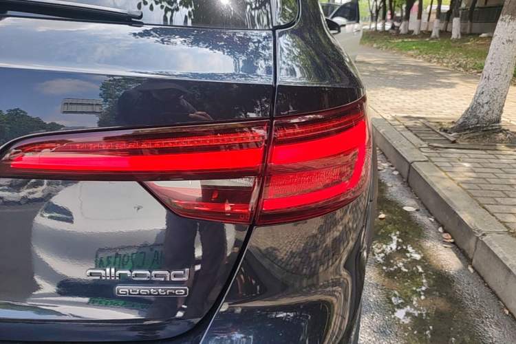 Used Audi A4 2017 45 TFSI allroad quattro Fashion Edition Right Rear Taillight