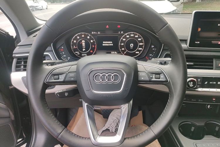 Used Audi A4 2017 45 TFSI allroad quattro Fashion Edition Steering Wheel