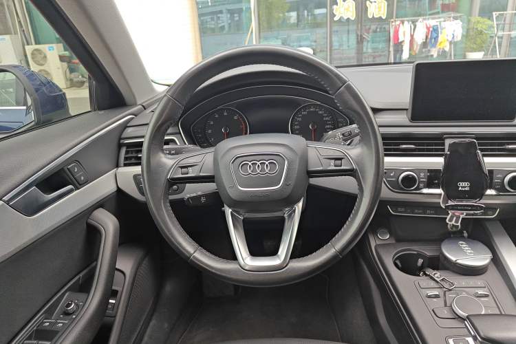Used Audi A4 2017 45 TFSI allroad quattro Fashion Edition Steering Wheel