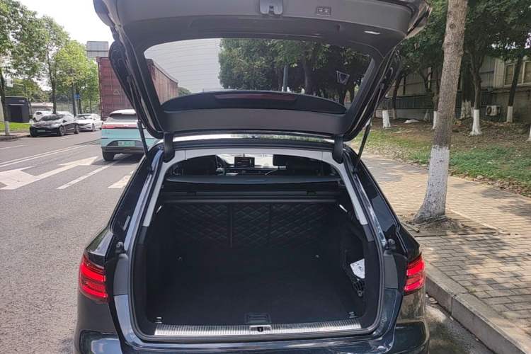 Used Audi A4 2017 45 TFSI allroad quattro Fashion Edition Trunk