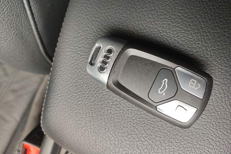 Used Audi A4 2017 45 TFSI allroad quattro Fashion Edition Vehicle Key