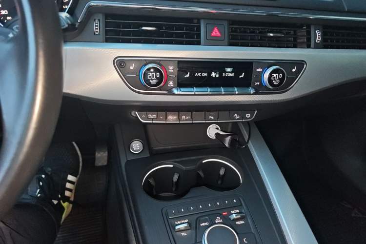 Used Audi A4 2017 45 TFSI allroad quattro Fashion Edition Audio And AC Panel