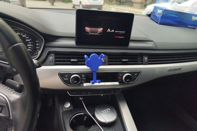Used Audi A4 2017 45 TFSI allroad quattro Fashion Edition Audio And AC Panel