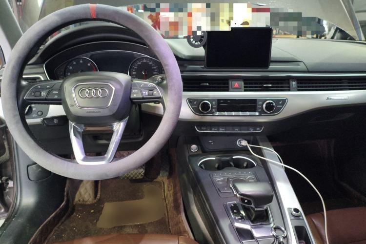 Used Audi A4 2017 45 TFSI allroad quattro Fashion Edition Center Console