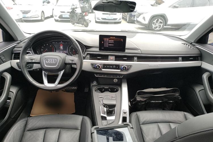 Used Audi A4 2017 45 TFSI allroad quattro Fashion Edition Center Console