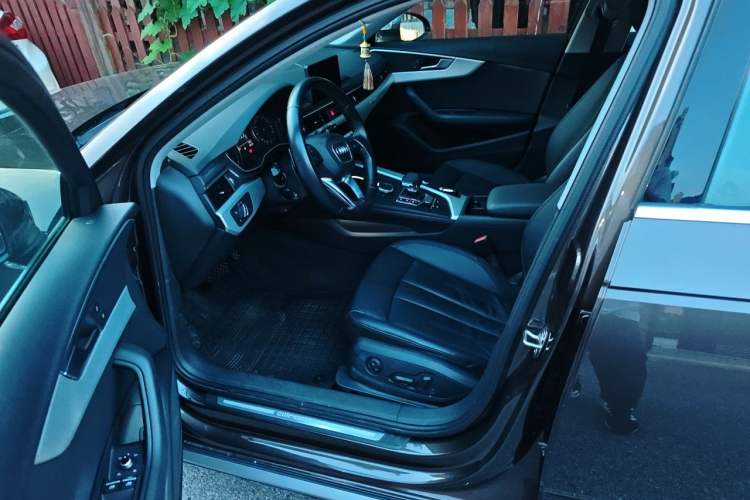 Used Audi A4 2017 45 TFSI allroad quattro Fashion Edition Driver Seat