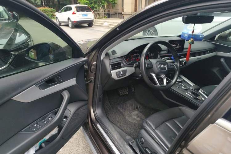 Used Audi A4 2017 45 TFSI allroad quattro Fashion Edition Driver Seat