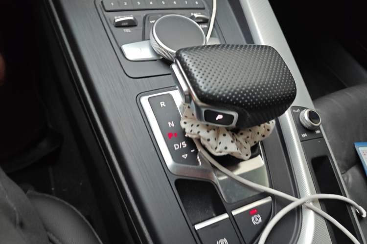 Used Audi A4 2017 45 TFSI allroad quattro Fashion Edition Gear Lever