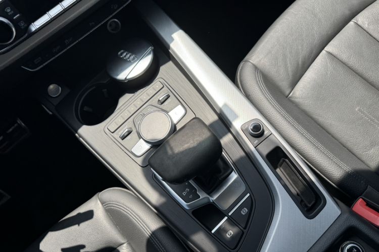 Used Audi A4 2017 45 TFSI allroad quattro Fashion Edition Gear Lever