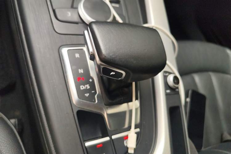 Used Audi A4 2017 45 TFSI allroad quattro Fashion Edition Gear Lever
