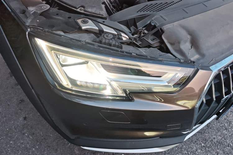 Used Audi A4 2017 45 TFSI allroad quattro Fashion Edition Right Front Headlight