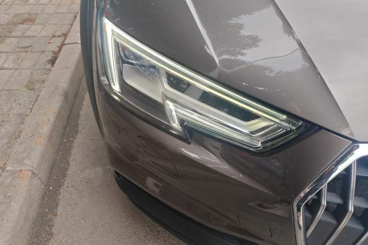 Used Audi A4 2017 45 TFSI allroad quattro Fashion Edition Right Front Headlight