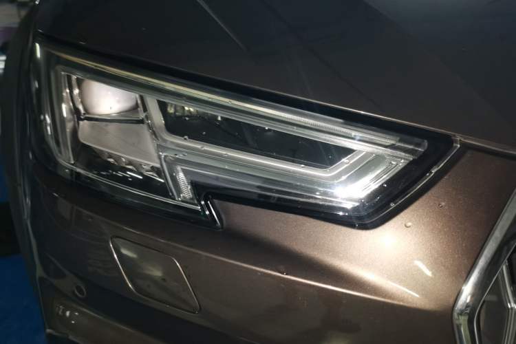 Used Audi A4 2017 45 TFSI allroad quattro Fashion Edition Right Front Headlight