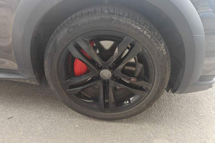 Used Audi A4 2017 45 TFSI allroad quattro Fashion Edition Right Front Wheel Hub