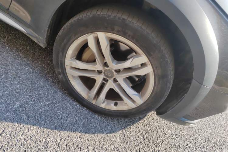 Used Audi A4 2017 45 TFSI allroad quattro Fashion Edition Right Front Wheel Hub