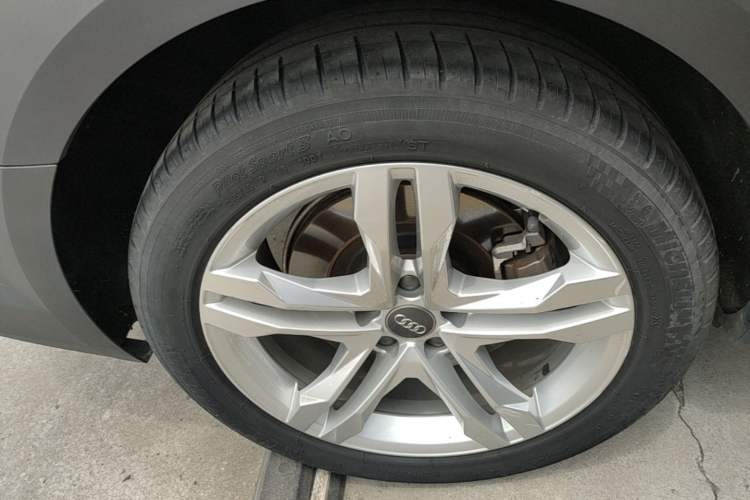 Used Audi A4 2017 45 TFSI allroad quattro Fashion Edition Right Rear Wheel Hub